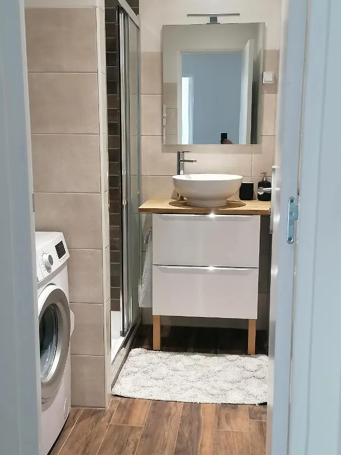 Apartment Appartement Aux Pieds Des Arenes Frejus